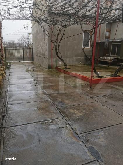 Casă cu 4 camere cu Teren 1500 Mp în Central