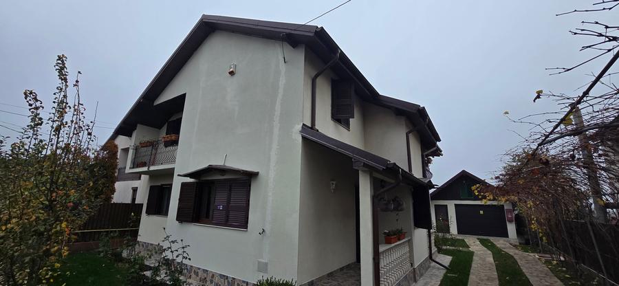 Casă individuală cu 5 camere cu Garaj în Petrești