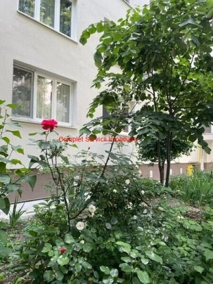 Apartament cu 3 camere în Drumul Taberei