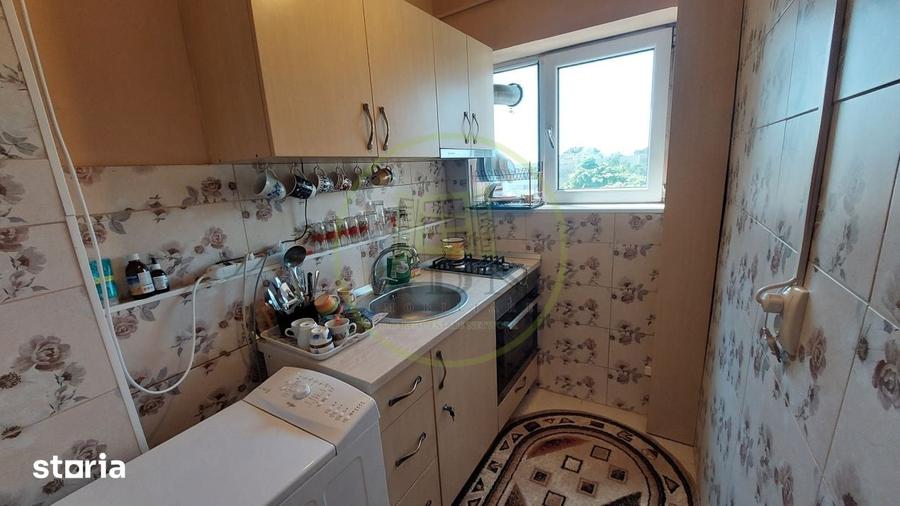 Apartament cu 3 camere decomandat în Valea Rosie