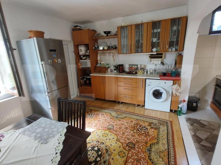 Casă individuală cu 6 camere cu Garaj în Central
