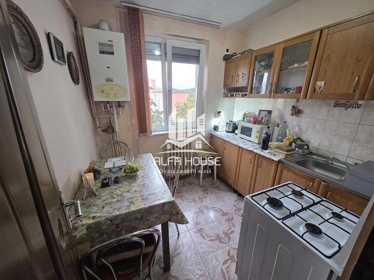 Apartament cu 2 camere decomandat în Micro III