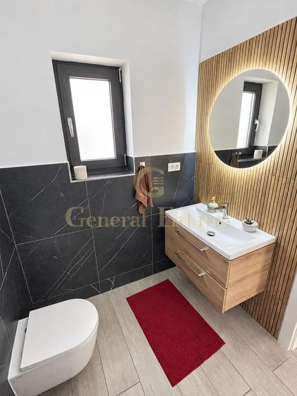 Casă individuală cu 4 camere cu Canalizare în Exterior Est