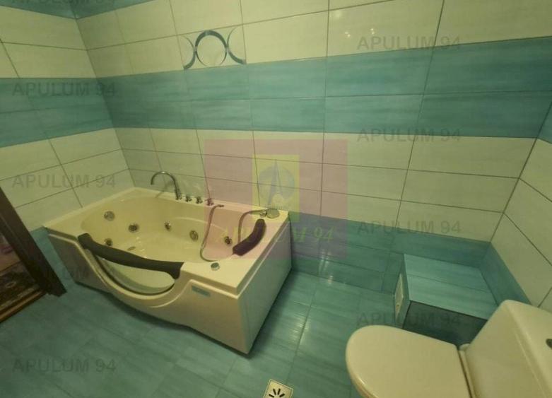 Casă individuală cu 6 camere decomandat cu Canalizare în Liceul Militar