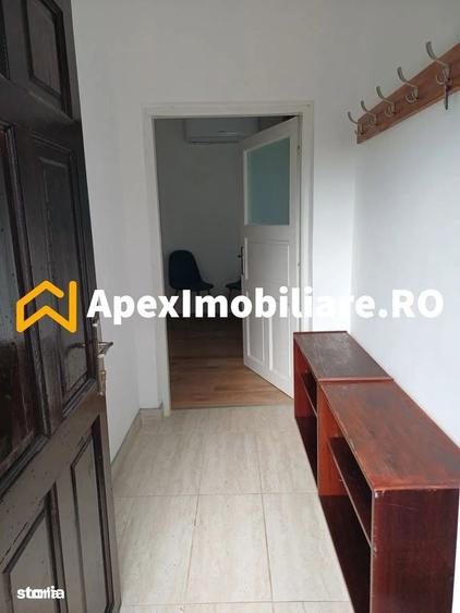Casă cu 3 camere în Dămăroaia