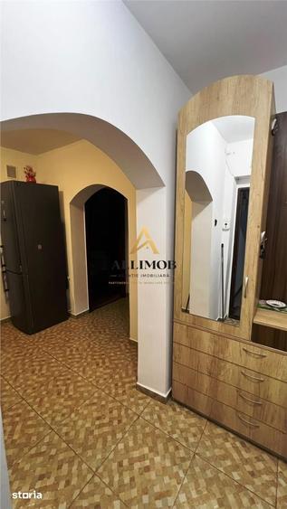 Apartament cu 2 camere decomandat în Cantacuzino