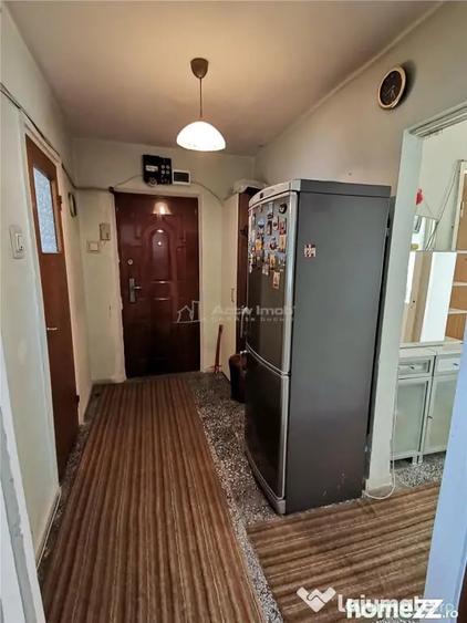Apartament cu 3 camere decomandat în Alexandriei