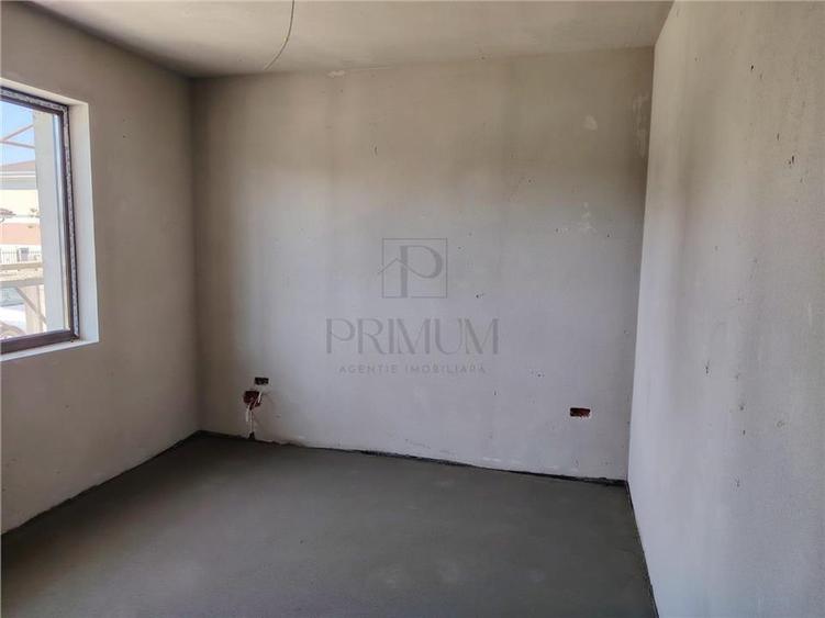Duplex cu 4 camere cu Canalizare în Moșnița Veche