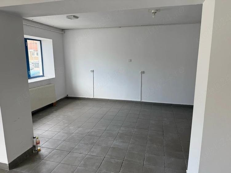 Spațiu comercial, de 40 mp, în Exterior Vest