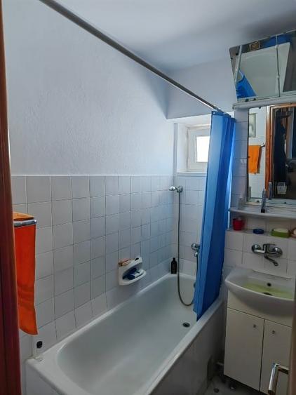 Apartament cu 4 camere decomandat, mobilat în Central