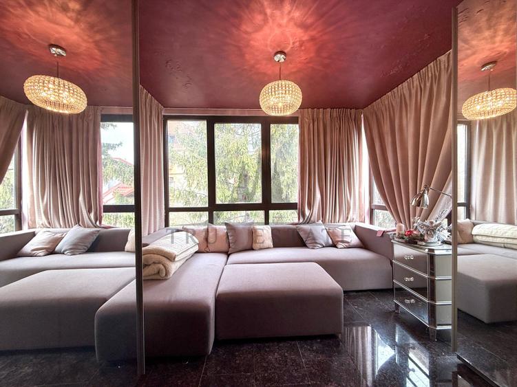 Apartament cu 10 camere decomandat, mobilat în Capitale