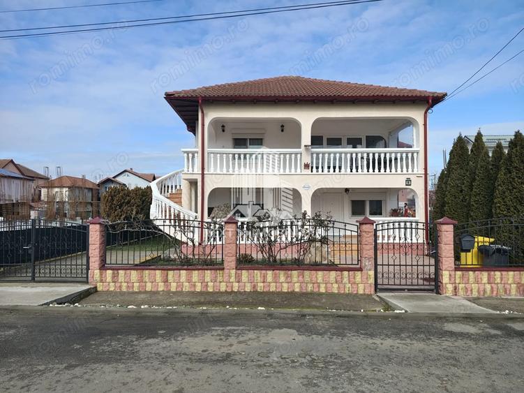 Casă cu Canalizare în Central