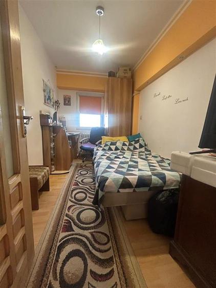 Apartament cu 3 camere decomandat în Dacia