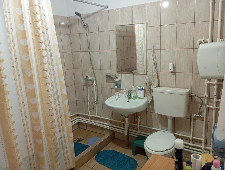 Casă individuală cu 5 camere cu Teren 1000 Mp în Redea