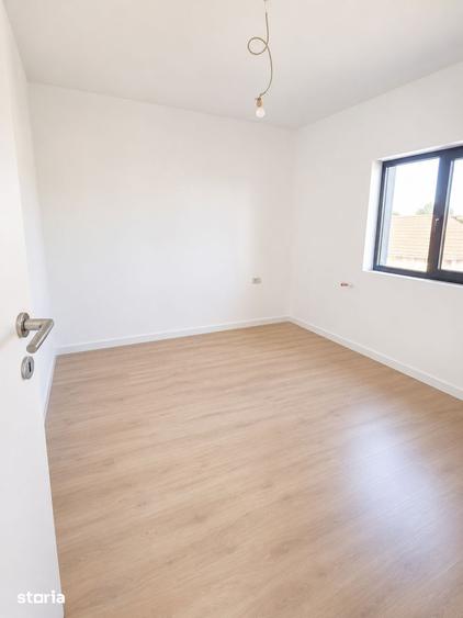 Casă cu 3 camere cu Teren 440 Mp în Miroslava