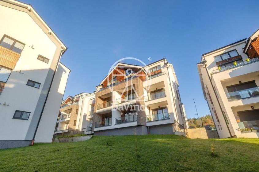 Apartament cu 5 camere semidecomandat, mobilat în Exterior Vest