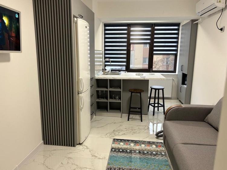 Apartament cu 2 camere decomandat în Exterior Vest