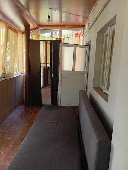 Casă cu 1 camere cu Teren 50 Mp în Exterior Vest