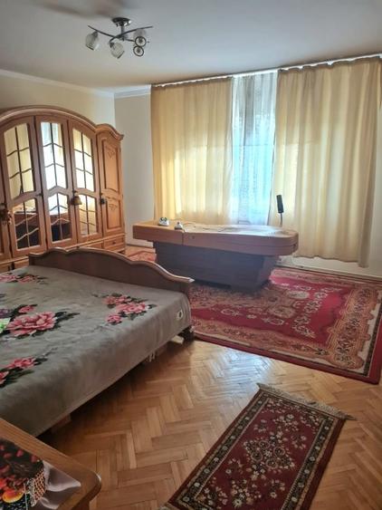 Casă individuală cu 5 camere cu Teren 4500 Mp în Linia (Budești)
