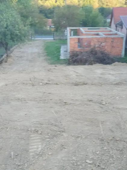 Casă cu 2 camere cu Teren 1142 Mp în Milova