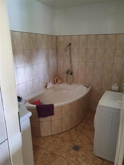 Casă individuală cu 4 camere cu Canalizare în Aradul Nou