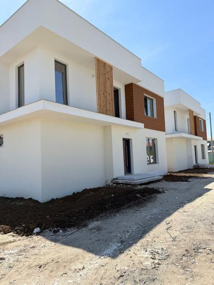 Casă individuală cu 5 camere cu Canalizare în Chiajna