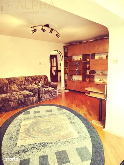 Apartament cu 3 camere decomandat în Central
