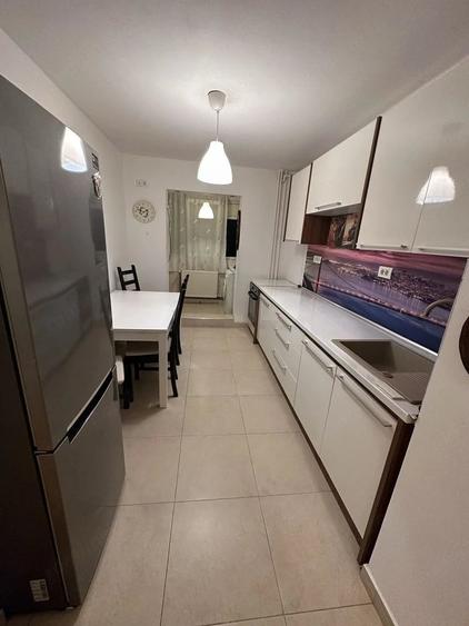 Apartament cu 4 camere decomandat în Dristor