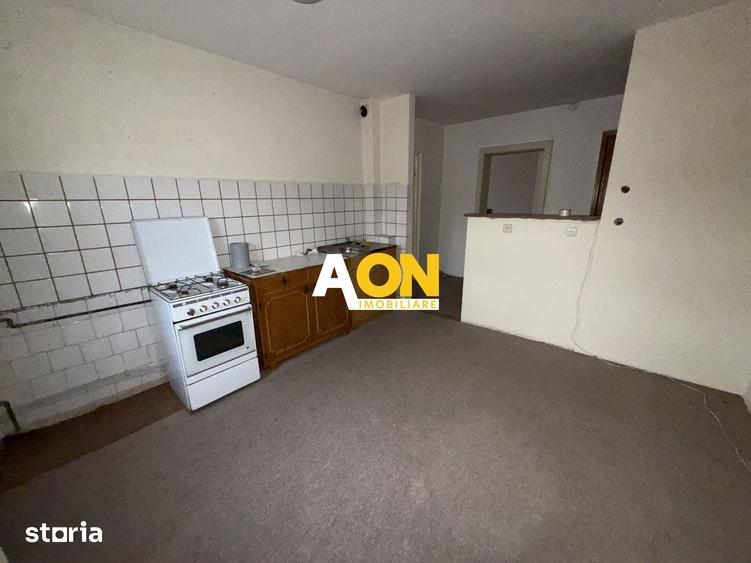 Apartament cu 3 camere în Cetate