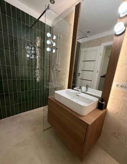 Apartament cu 3 camere semidecomandat, mobilat în Floreasca