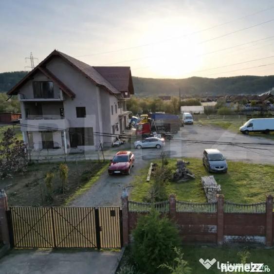 Casă cu 3 camere cu Teren 3000 Mp în Central