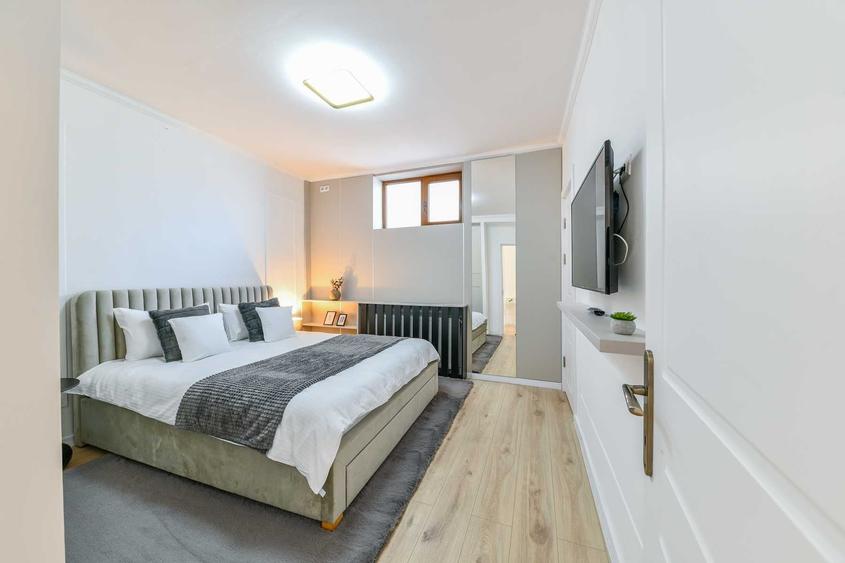 Apartament cu 2 camere decomandat în Exterior Vest