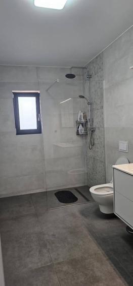 Casă individuală cu 4 camere cu Canalizare în Dezmir