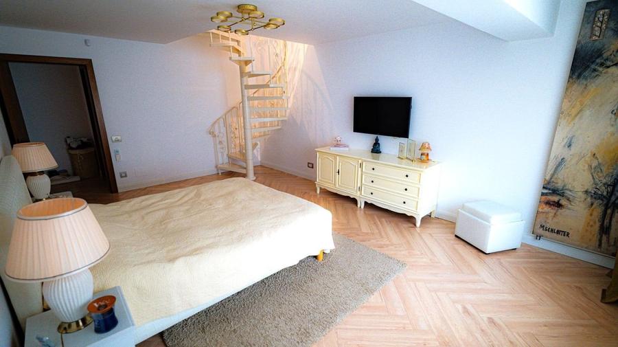 Casă cu 6 camere cu Teren 280 Mp în Floreasca
