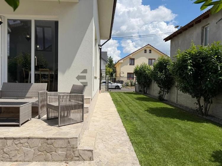 Casă cu 5 camere cu Teren 80 Mp în Central