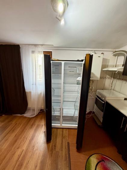 Apartament cu 3 camere semidecomandat în Bucureștii Noi