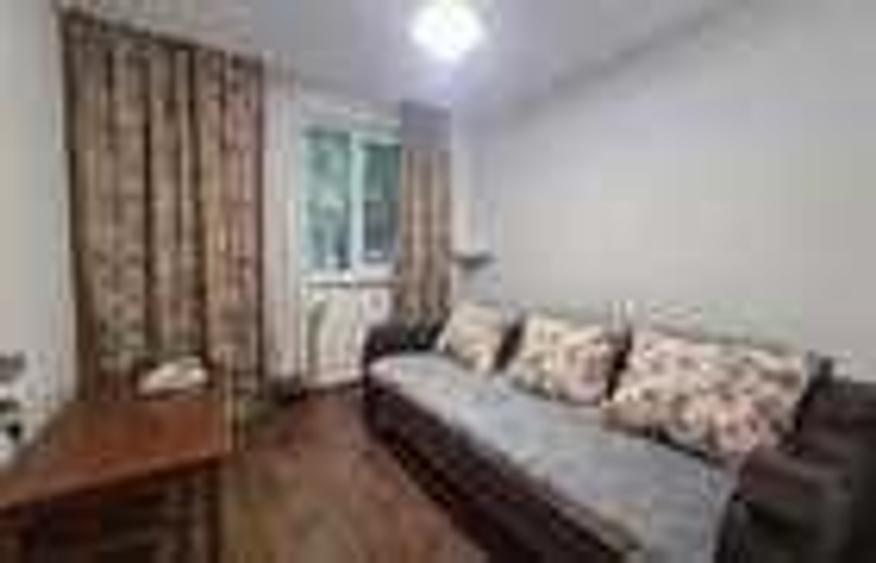 Apartament cu 3 camere decomandat în Dristor