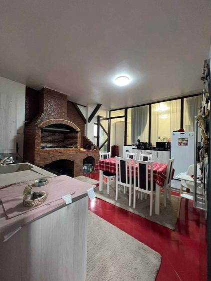 Casă cu 4 camere în Central