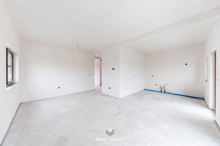 Duplex cu 5 camere cu Canalizare în Plopi