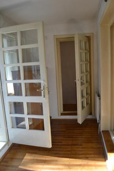 Casă cu 3 camere cu Canalizare în Centrul Istoric