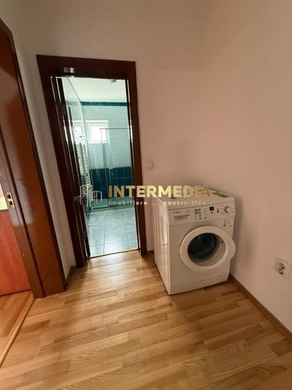 Apartament cu 2 camere decomandat, mobilat în Central