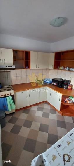 Apartament cu 3 camere decomandat, mobilat în Olimpia-Stadion