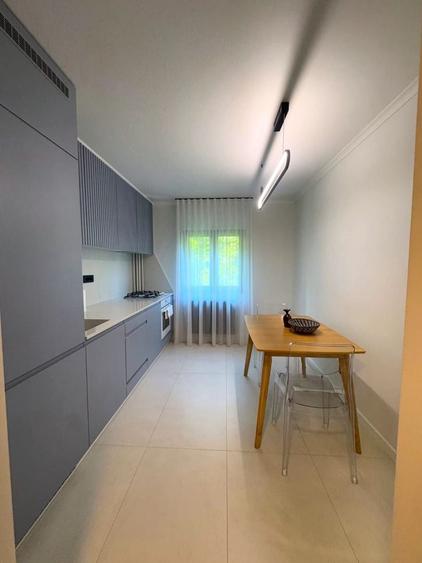Apartament cu 3 camere decomandat, mobilat în Brâncoveanu
