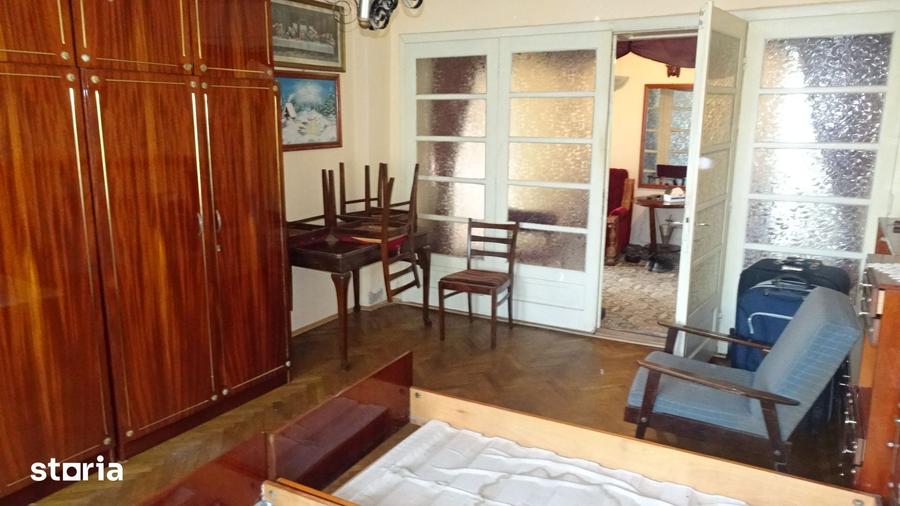 Casă cu 5 camere cu Teren 3450 Mp în Horea