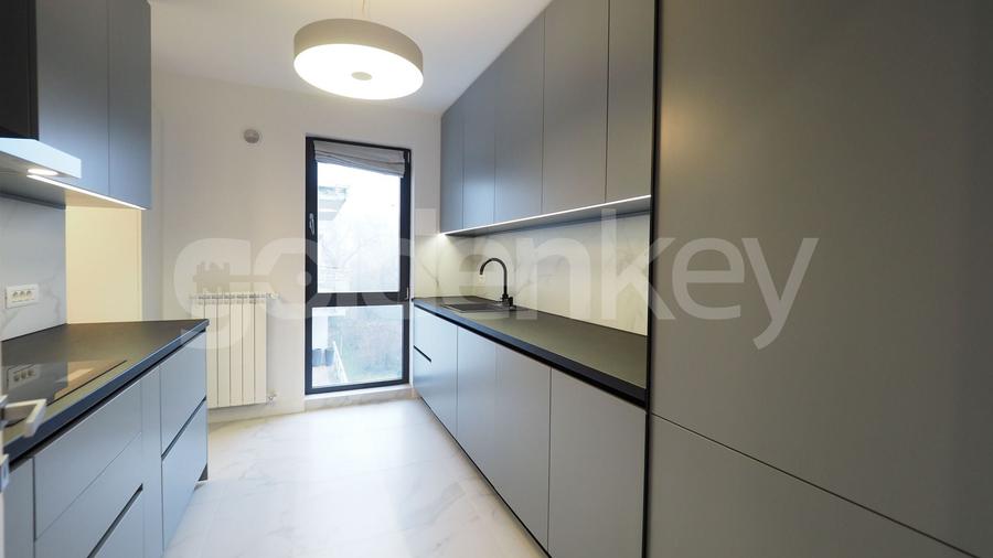 Apartament cu 3 camere decomandat, mobilat în Iancu Nicolae