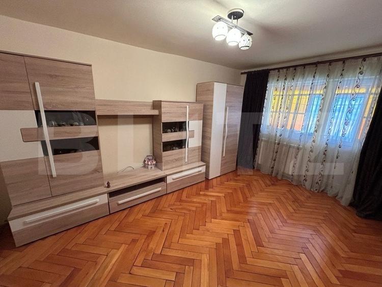 Apartament cu 3 camere decomandat, mobilat în Cetate
