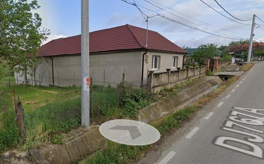 Casă cu 4 camere cu Teren 3500 Mp în Exterior Vest