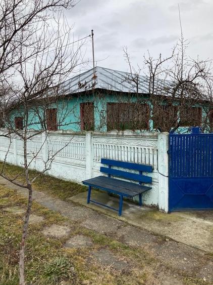 Casă cu 4 camere cu Teren 2000 Mp în Central