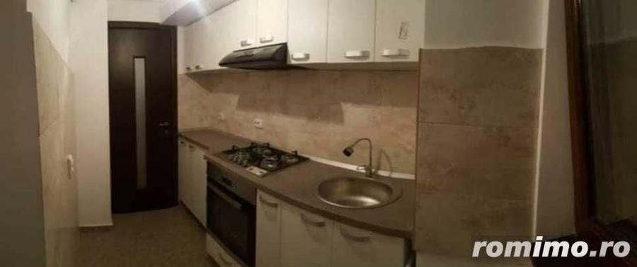 Apartament cu 2 camere decomandat în P-ța Victoriei