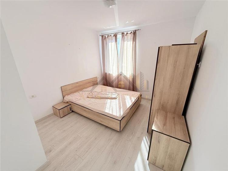 Apartament cu 3 camere semidecomandat, mobilat în Dumbrăvița